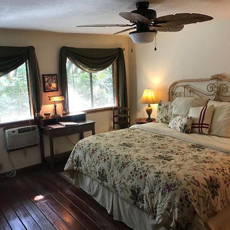 Hale Maluhia Country Inn Kailua-Kona Eksteriør billede